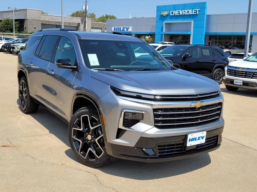 2026 Chevrolet Traverse High Country photo 1