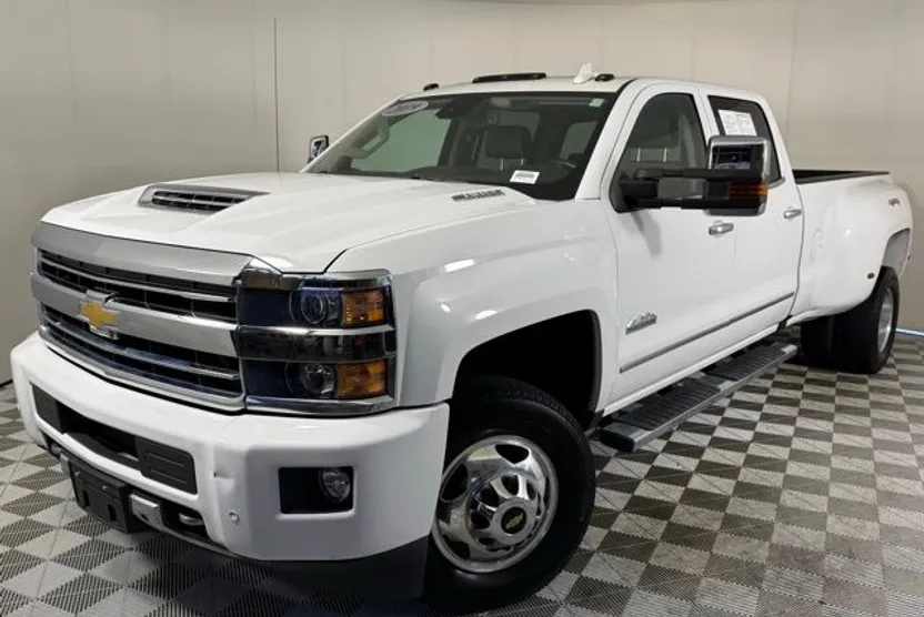 2019 Chevrolet Silverado 3500HD High Country photo 1