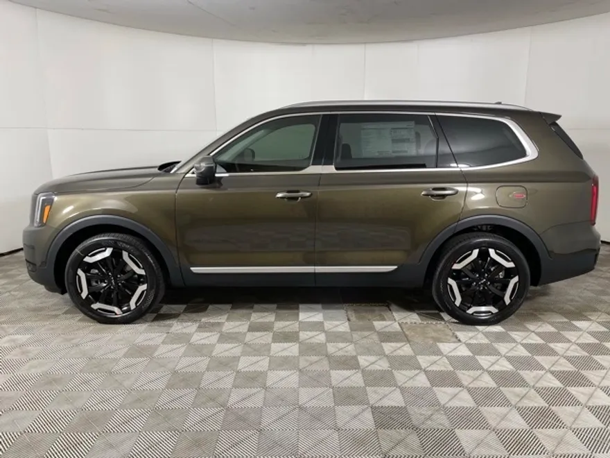2025 Kia Telluride S photo 1