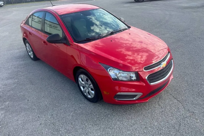 2015 Chevrolet Cruze LS photo 1
