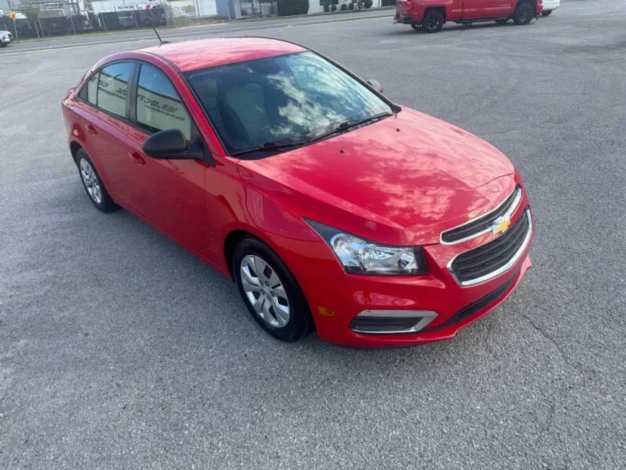 2015 Chevrolet Cruze LS photo 1