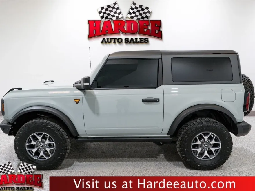 2023 Ford Bronco Badlands photo 1