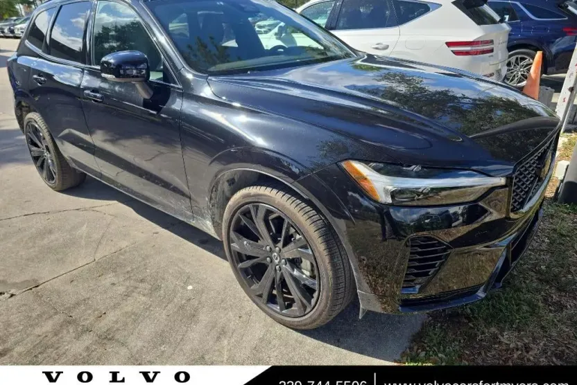 2024 Volvo XC60 Ultimate Black Edition photo 1