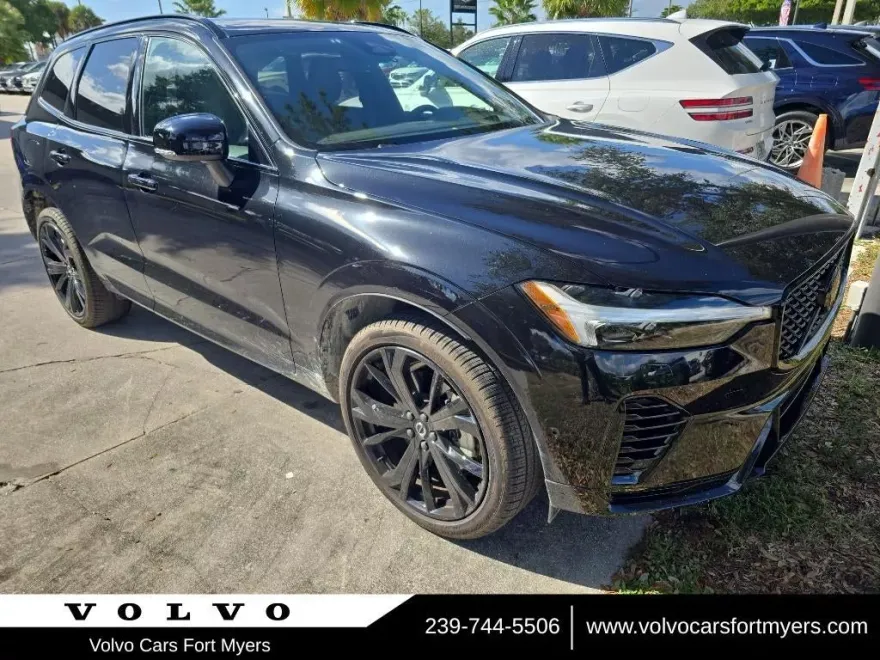 2024 Volvo XC60 Ultimate Black Edition photo 1