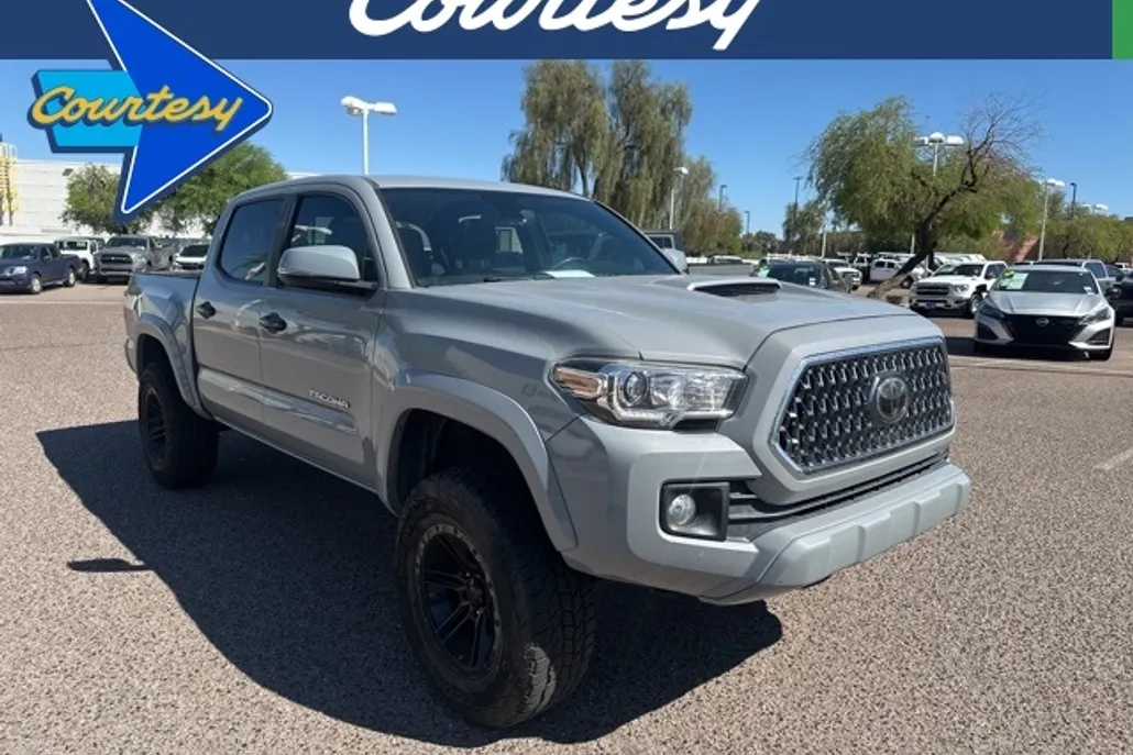 2019 Toyota Tacoma TRD Sport photo 1
