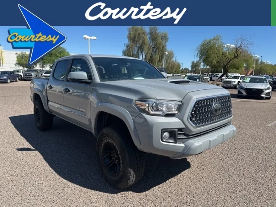 2019 Toyota Tacoma TRD Sport photo 1