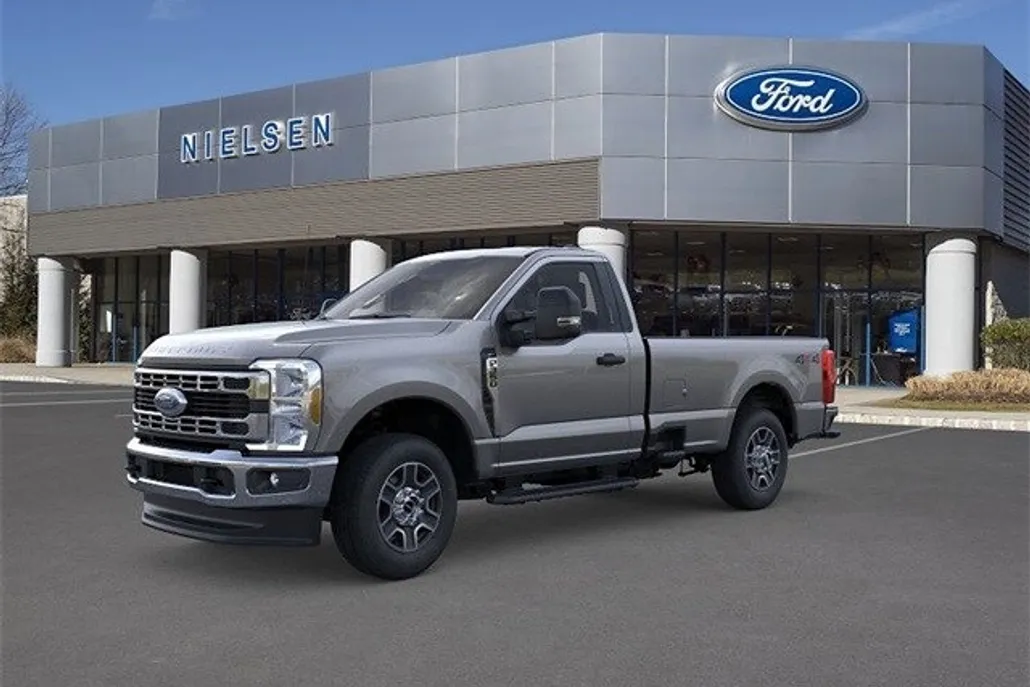 2025 Ford F-350 XLT photo 1