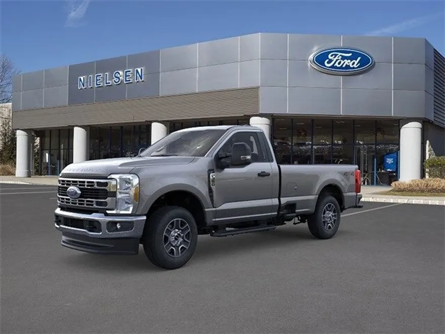 2025 Ford F-350 XLT photo 1