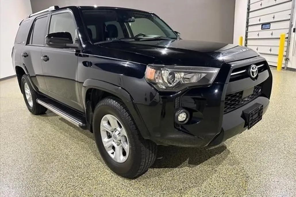 2023 Toyota 4Runner SR5 photo 1
