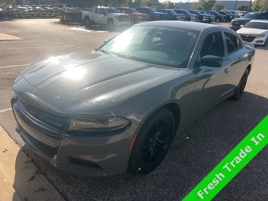 2018 Dodge Charger SXT photo 1