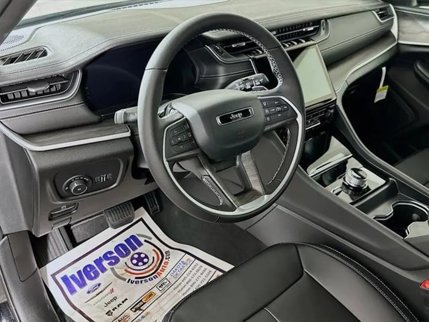 2025 Jeep Grand Cherokee Limited photo 1