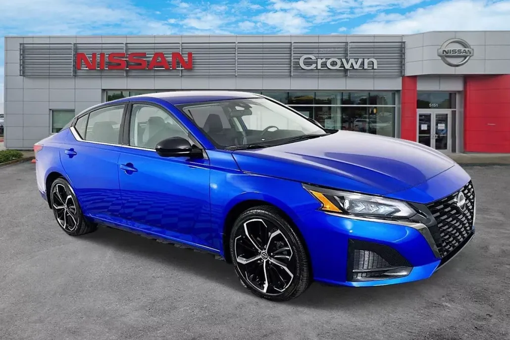 2025 Nissan Altima SR photo 1
