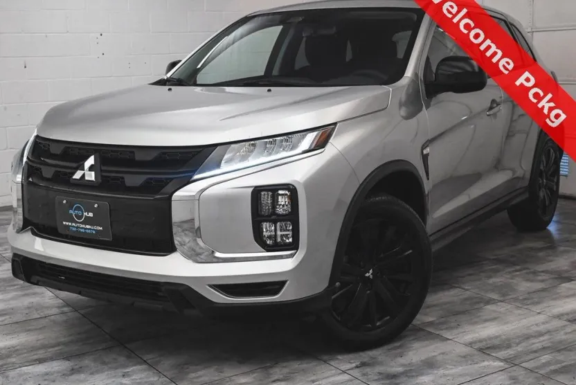 2025 Mitsubishi Outlander Sport LE photo 1