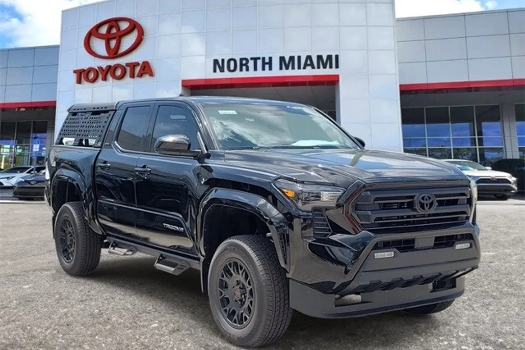 2025 Toyota Tacoma SR5 photo 1