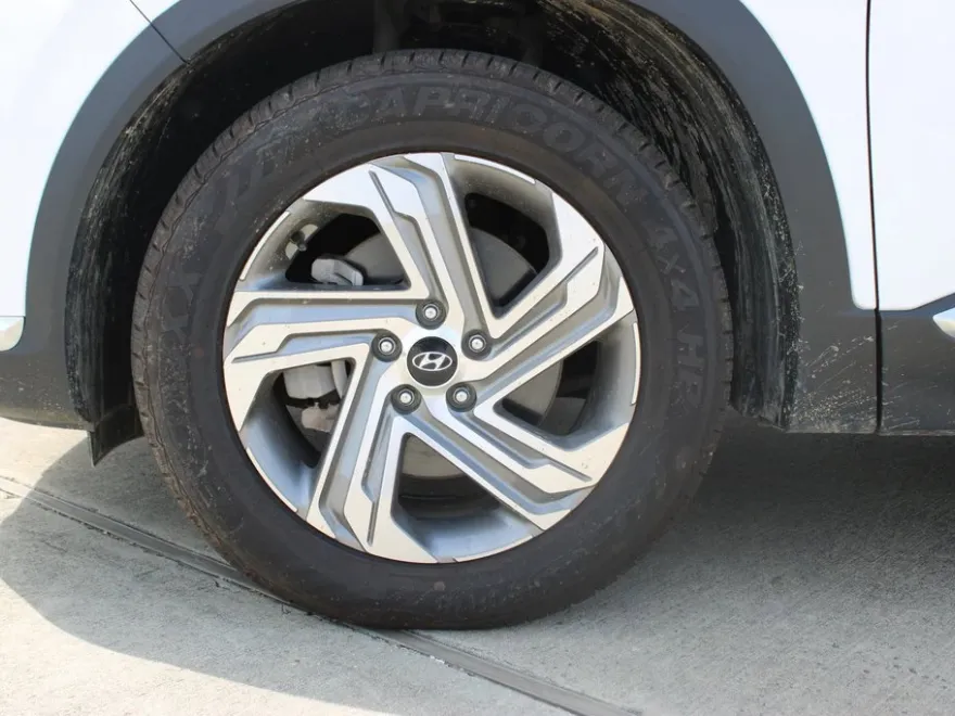 2023 Hyundai Santa Fe SEL Premium photo 2