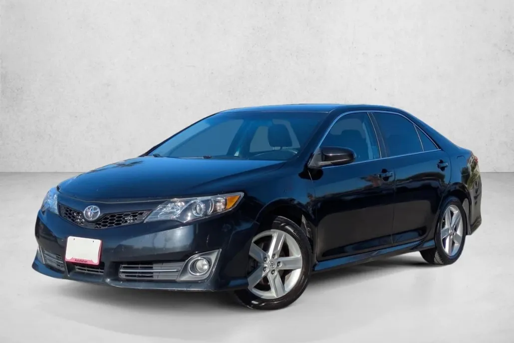 2014 Toyota Camry SE photo 1