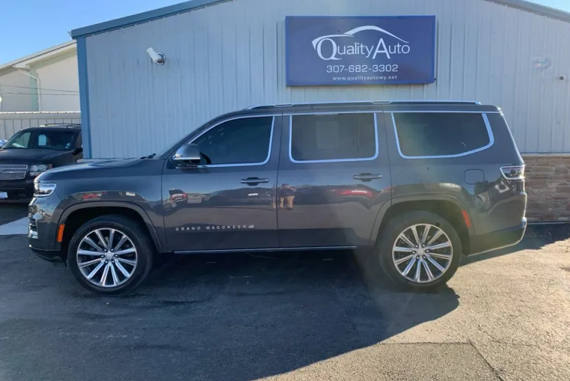 2022 Jeep Grand Wagoneer II photo 1