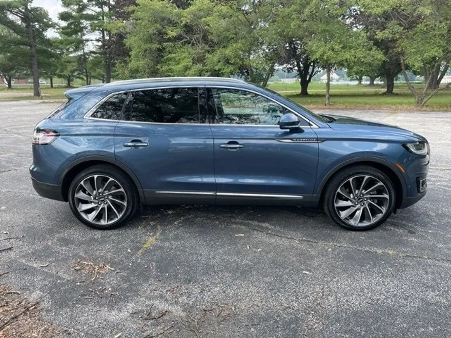 2019 Lincoln Nautilus Reserve photo 1