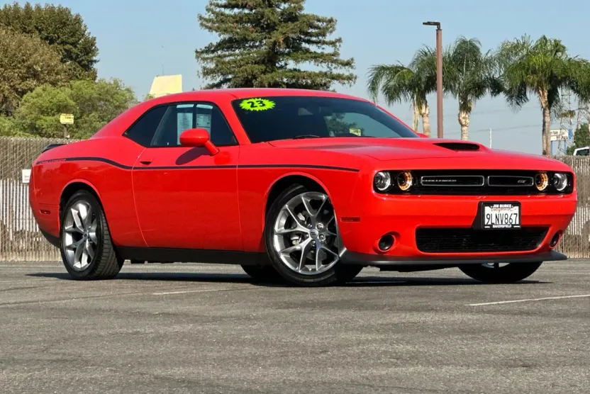 2023 Dodge Challenger GT photo 1