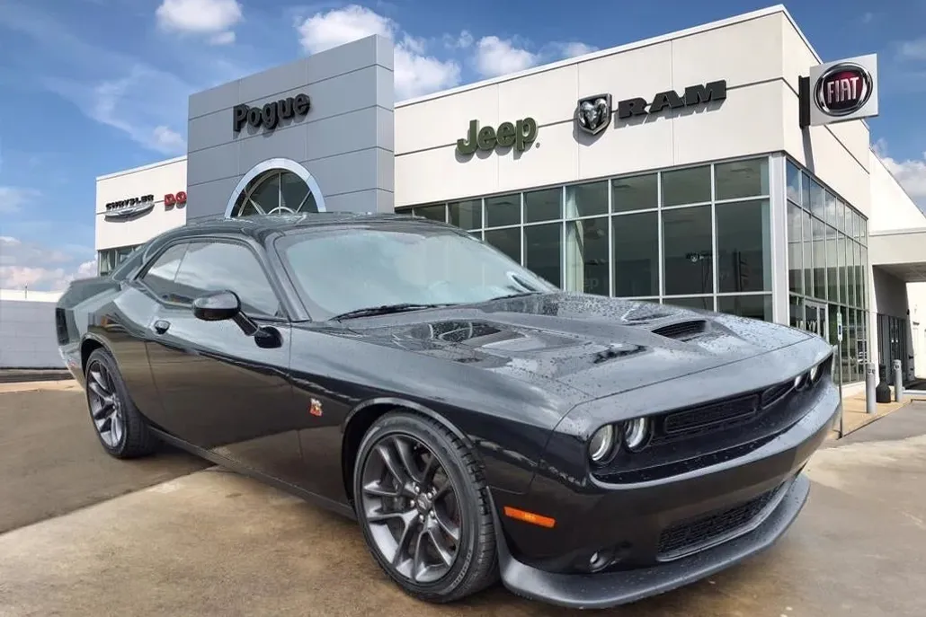 2023 Dodge Challenger R/T Scat Pack photo 1