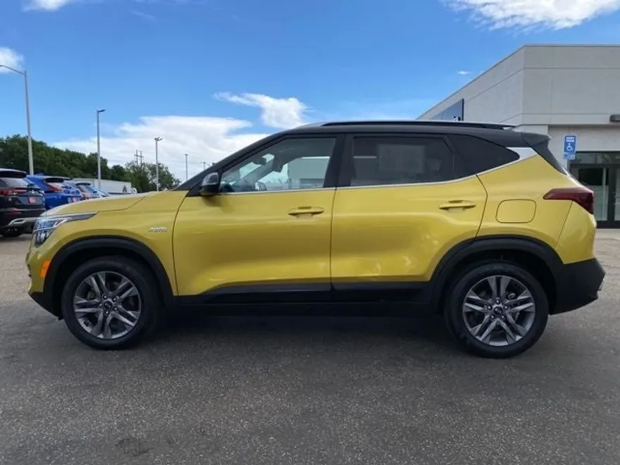 2021 Kia Seltos S photo 1