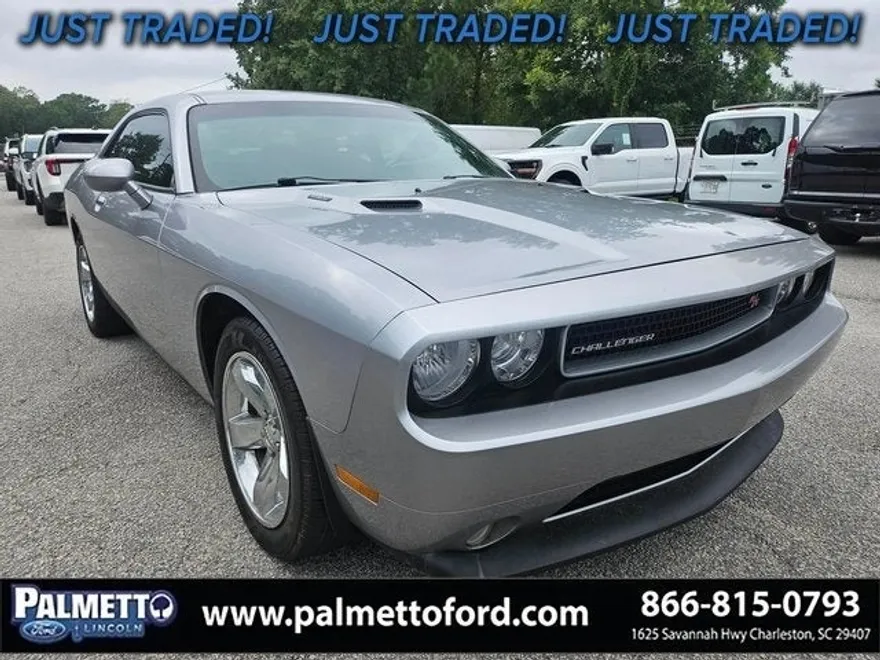 2013 Dodge Challenger R/T photo 1