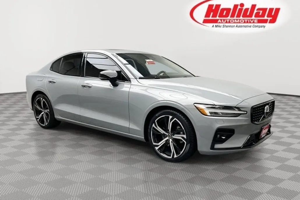 2024 Volvo S60 Core photo 1