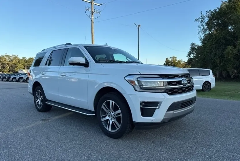 2023 Ford Expedition Limited photo 1