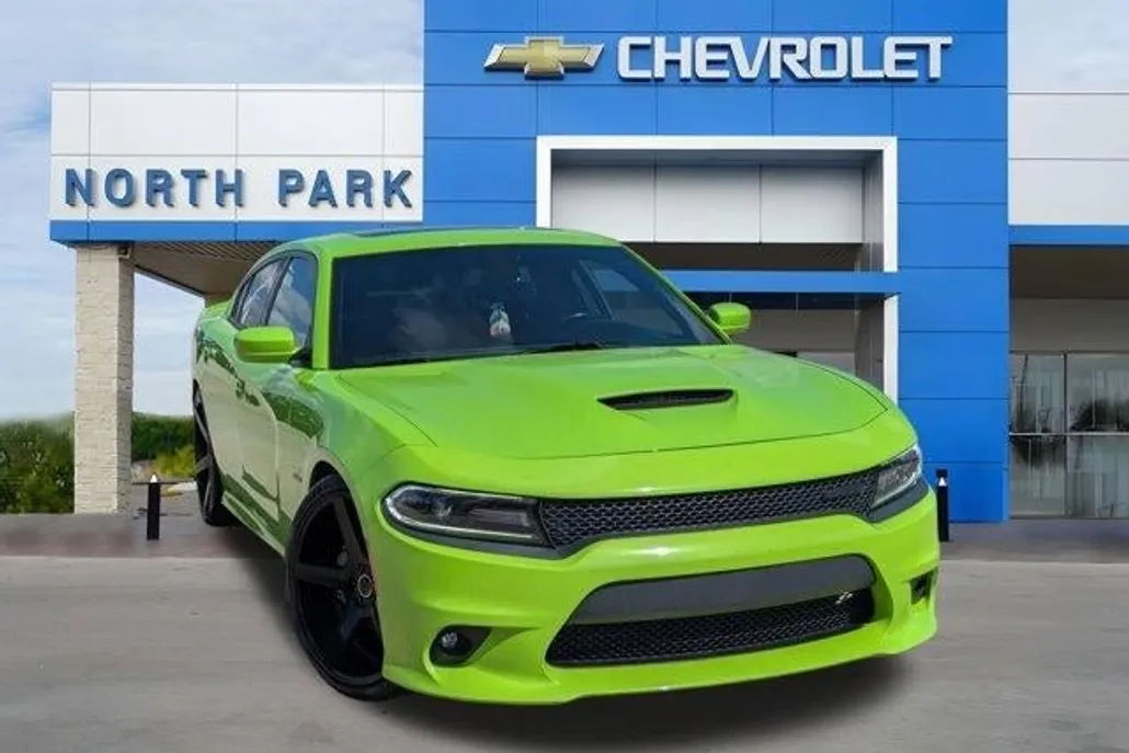 2019 Dodge Charger R/T photo 1