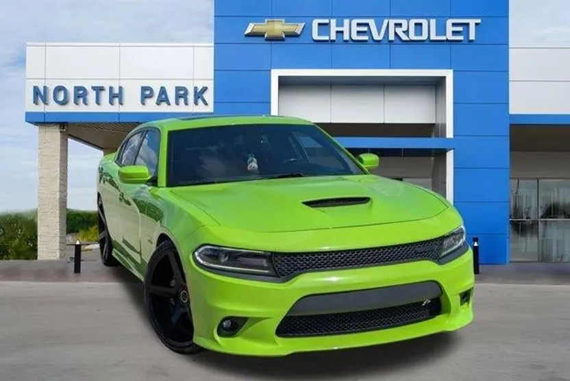2019 Dodge Charger R/T photo 1
