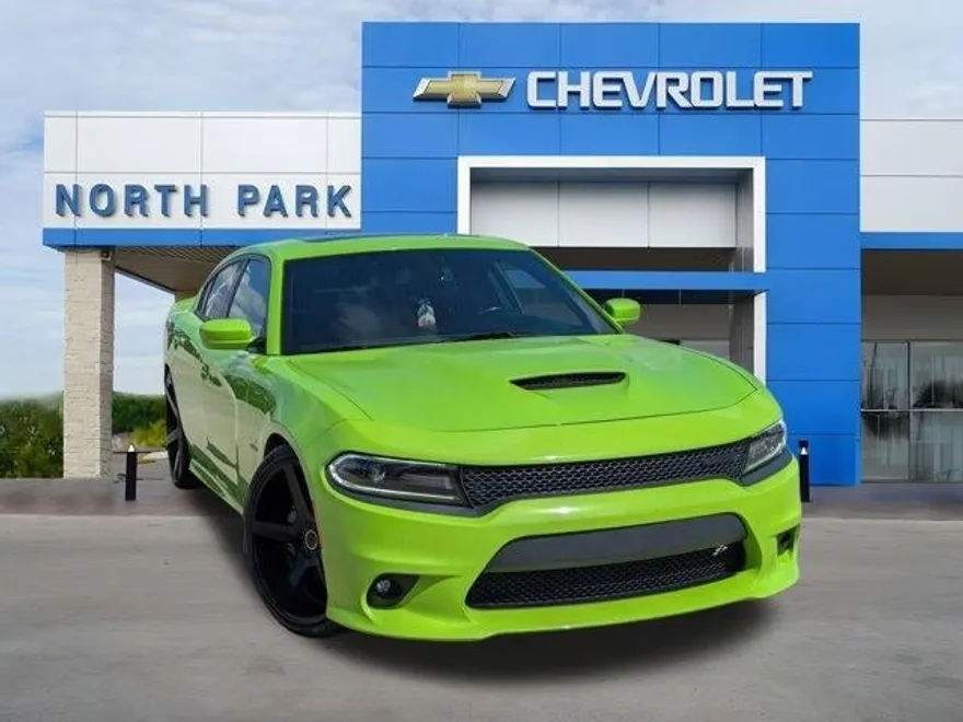 2019 Dodge Charger R/T photo 1