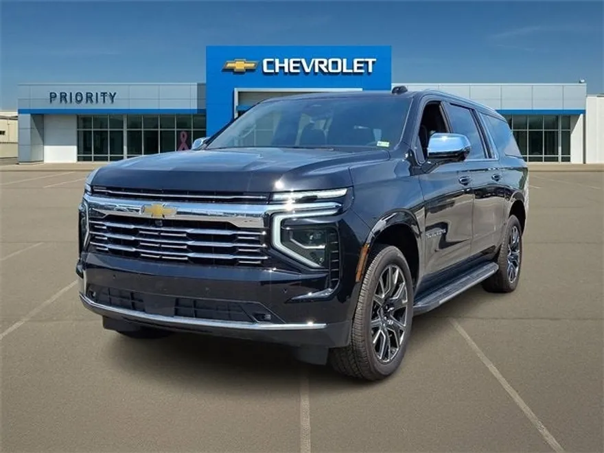 2025 Chevrolet Suburban Premier photo 1