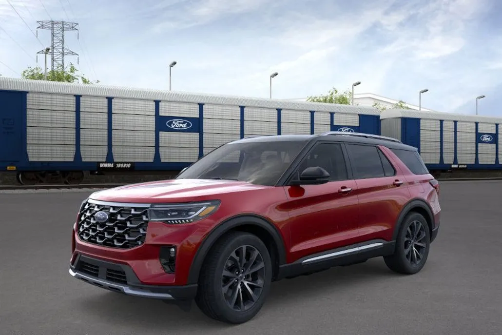2025 Ford Explorer Platinum photo 1