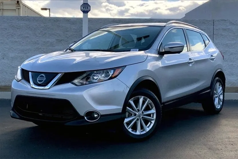 2018 Nissan Rogue Sport SV photo 1