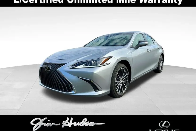 2023 Lexus ES 300h photo 1