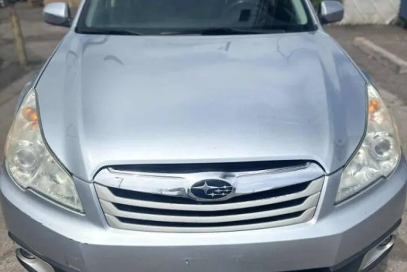 2012 Subaru Outback 2.5i Premium photo 1