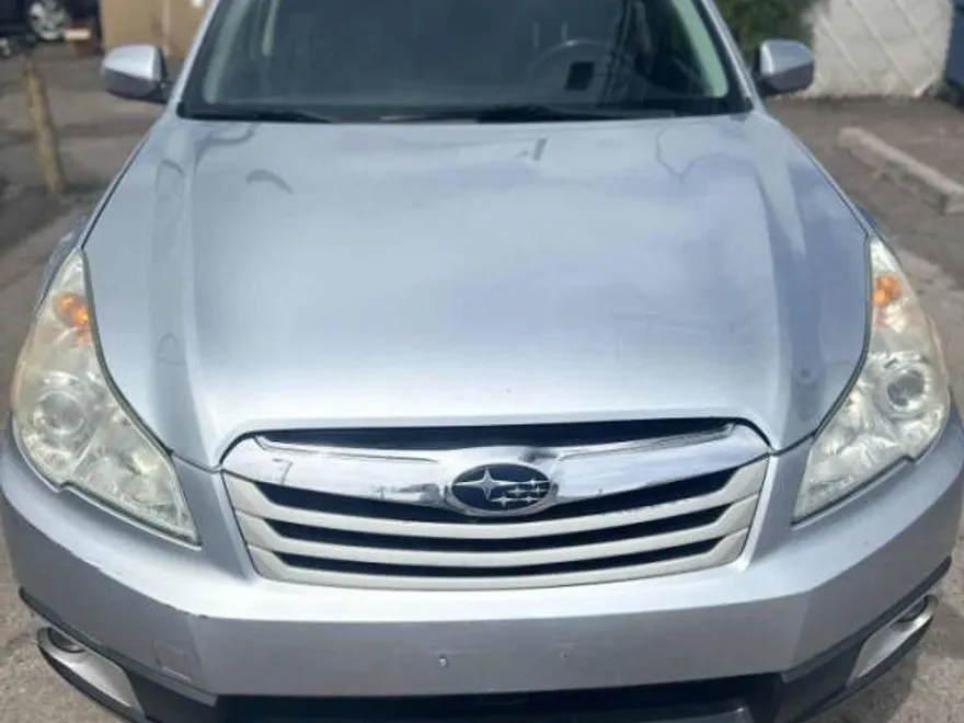2012 Subaru Outback 2.5i Premium photo 1