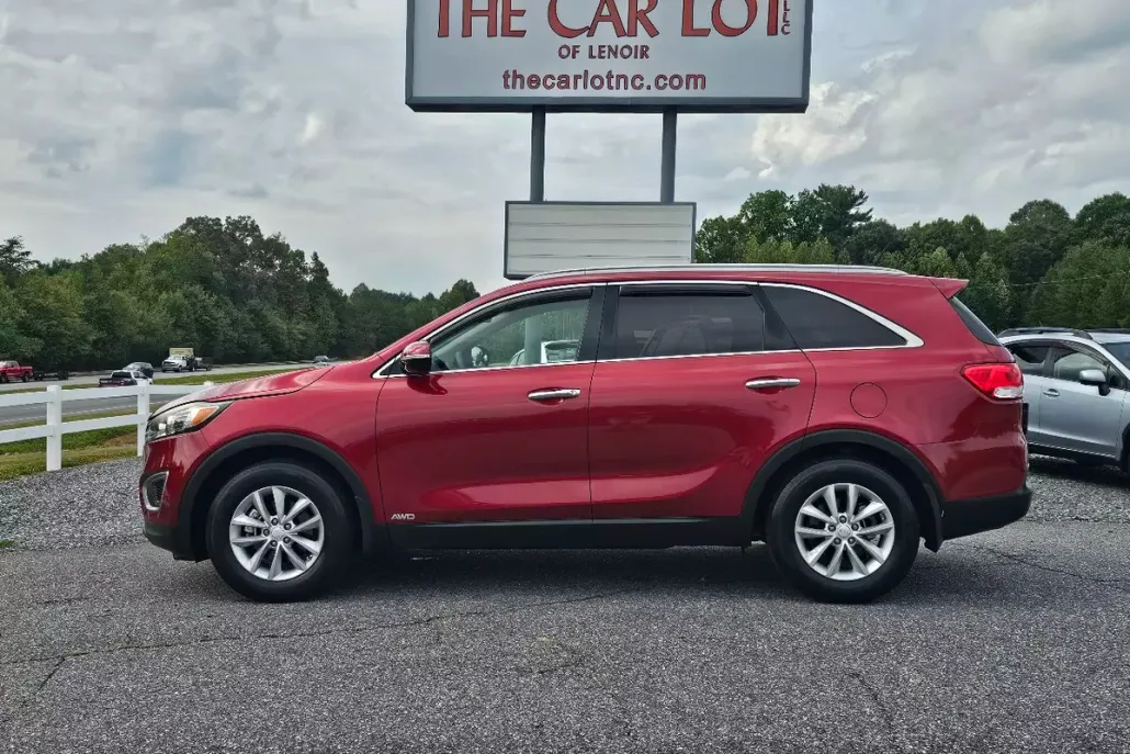 2016 Kia Sorento LX photo 1