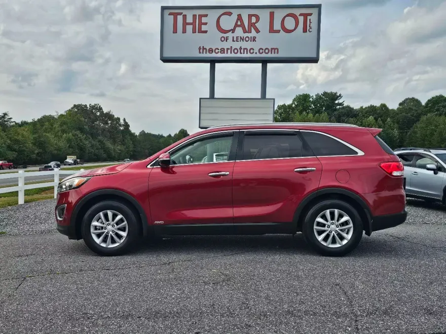 2016 Kia Sorento LX photo 1