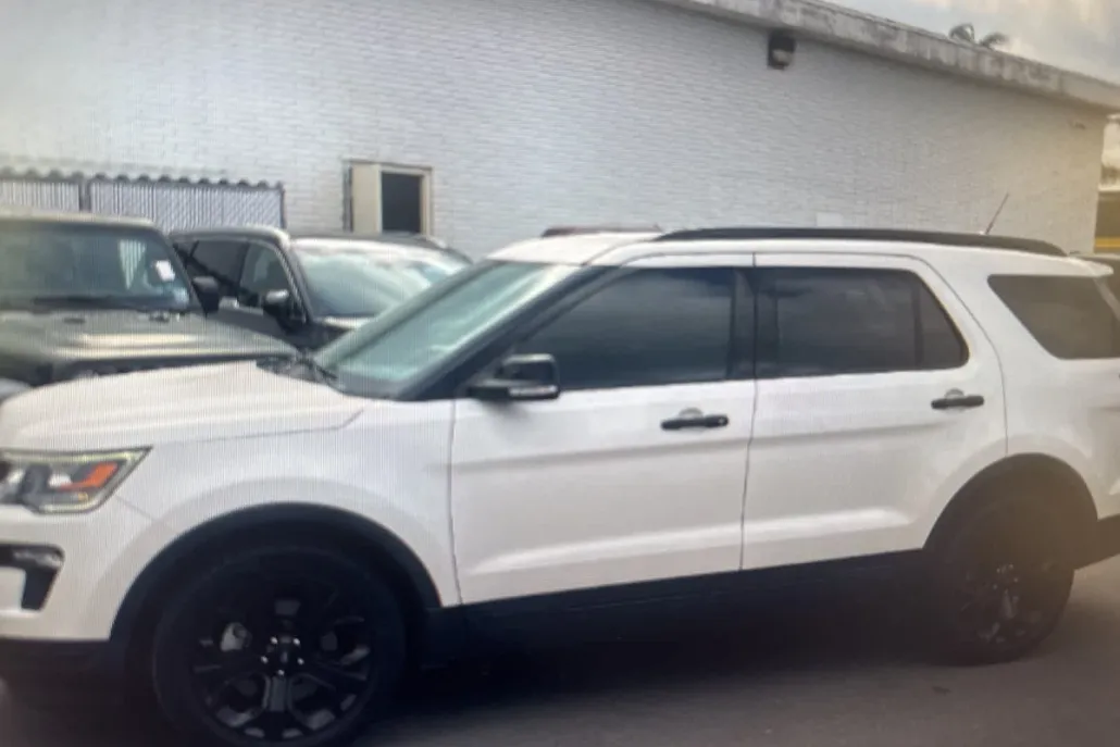 2019 Ford Explorer Sport photo 1