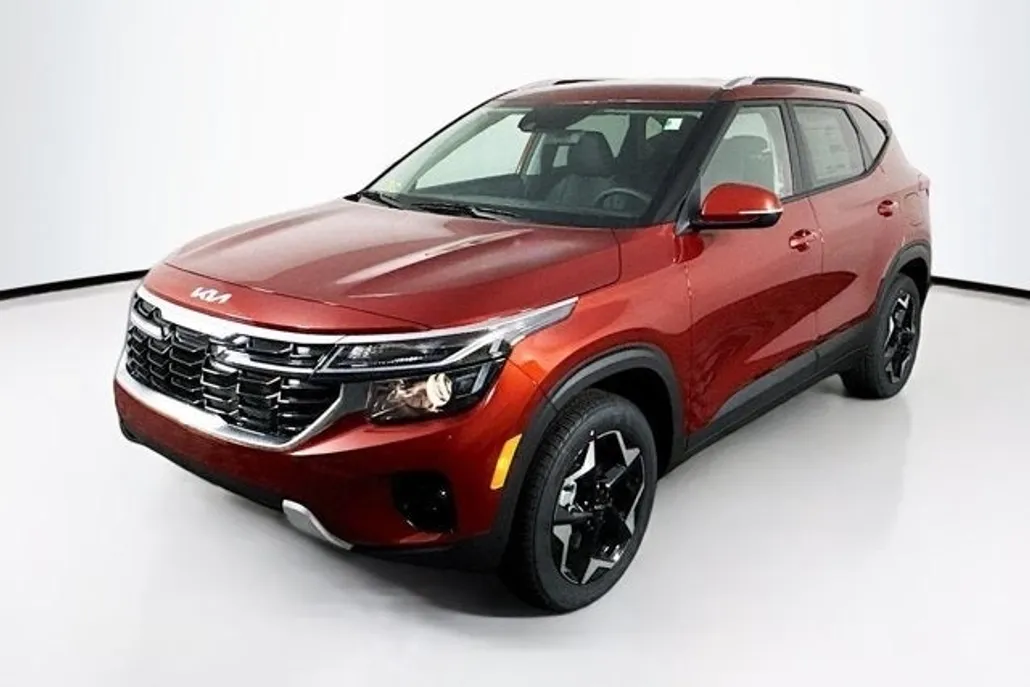 2025 Kia Seltos S photo 1
