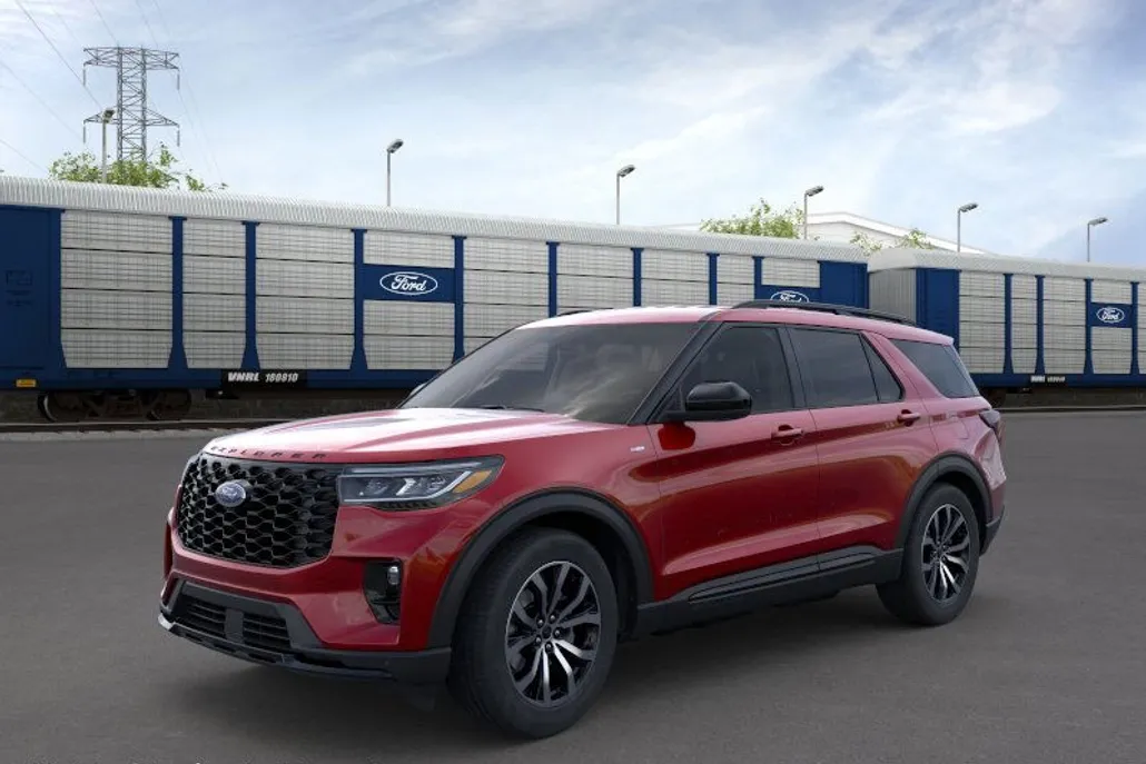 2025 Ford Explorer ST-Line photo 1