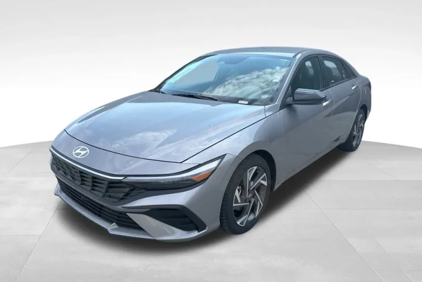 2025 Hyundai Elantra SEL Sport photo 1