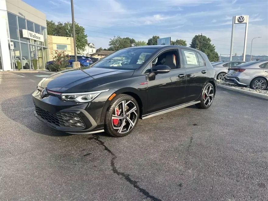 2024 Volkswagen Golf GTI SE photo 1