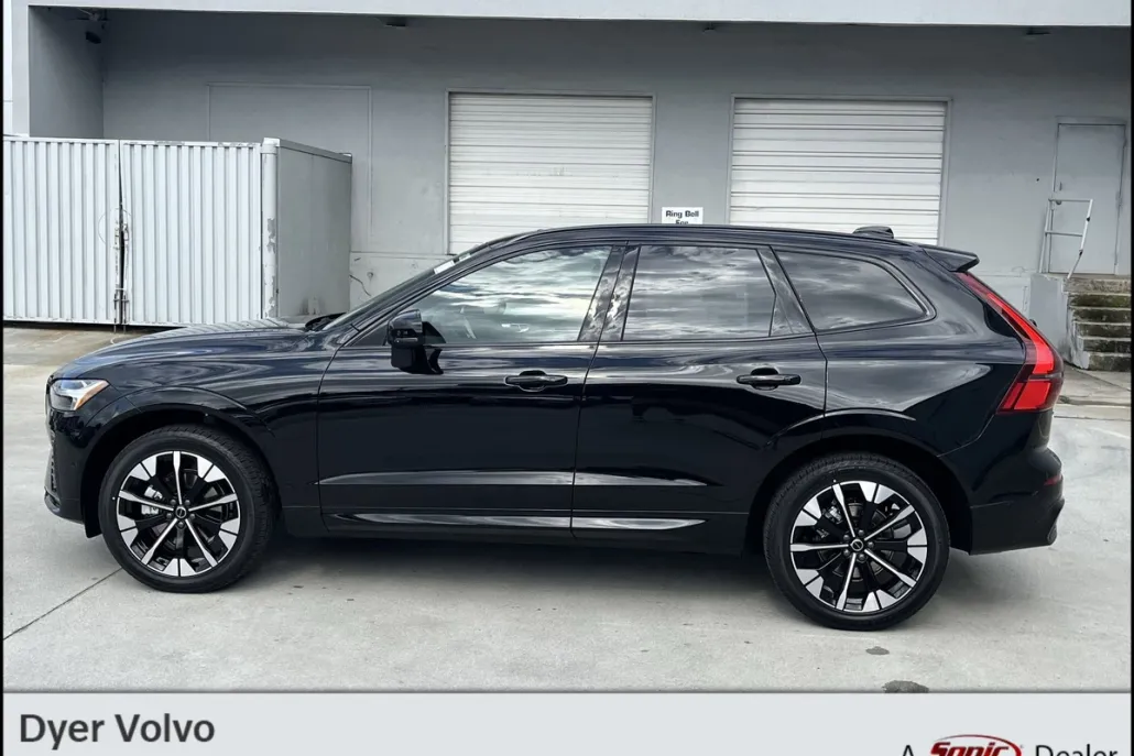 2026 Volvo XC60 B5 Plus photo 1
