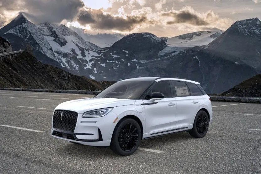 2025 Lincoln Corsair Grand Touring photo 1