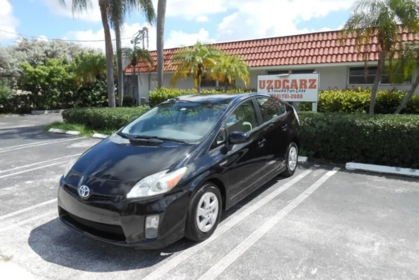 2011 Toyota Prius photo 1