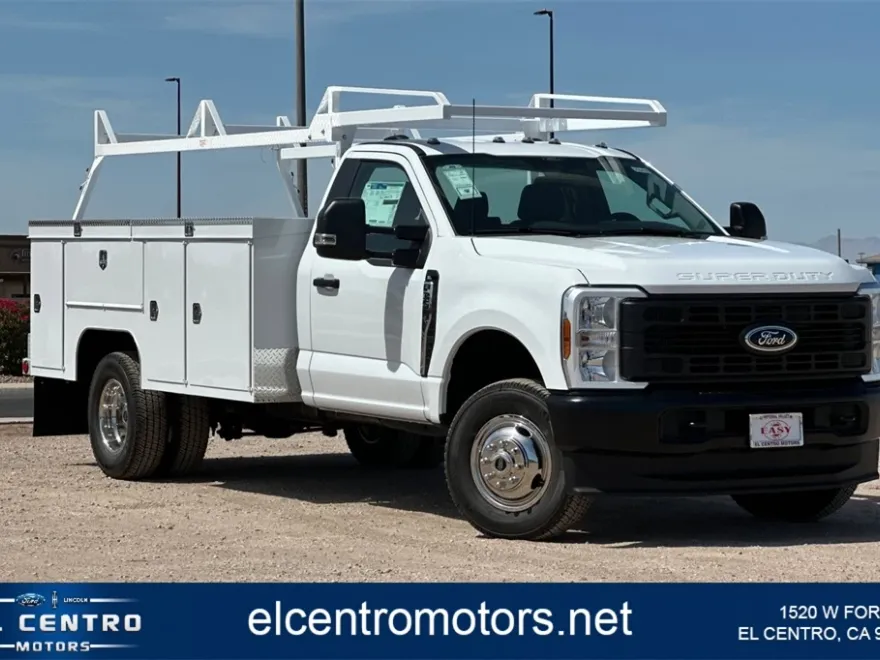 2025 Ford F-350 XL photo 1