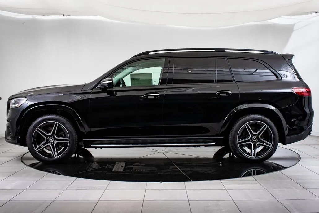 2025 Mercedes Benz GLS 450 4MATIC photo 1