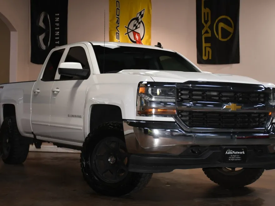 2016 Chevrolet Silverado 1500 LT photo 1